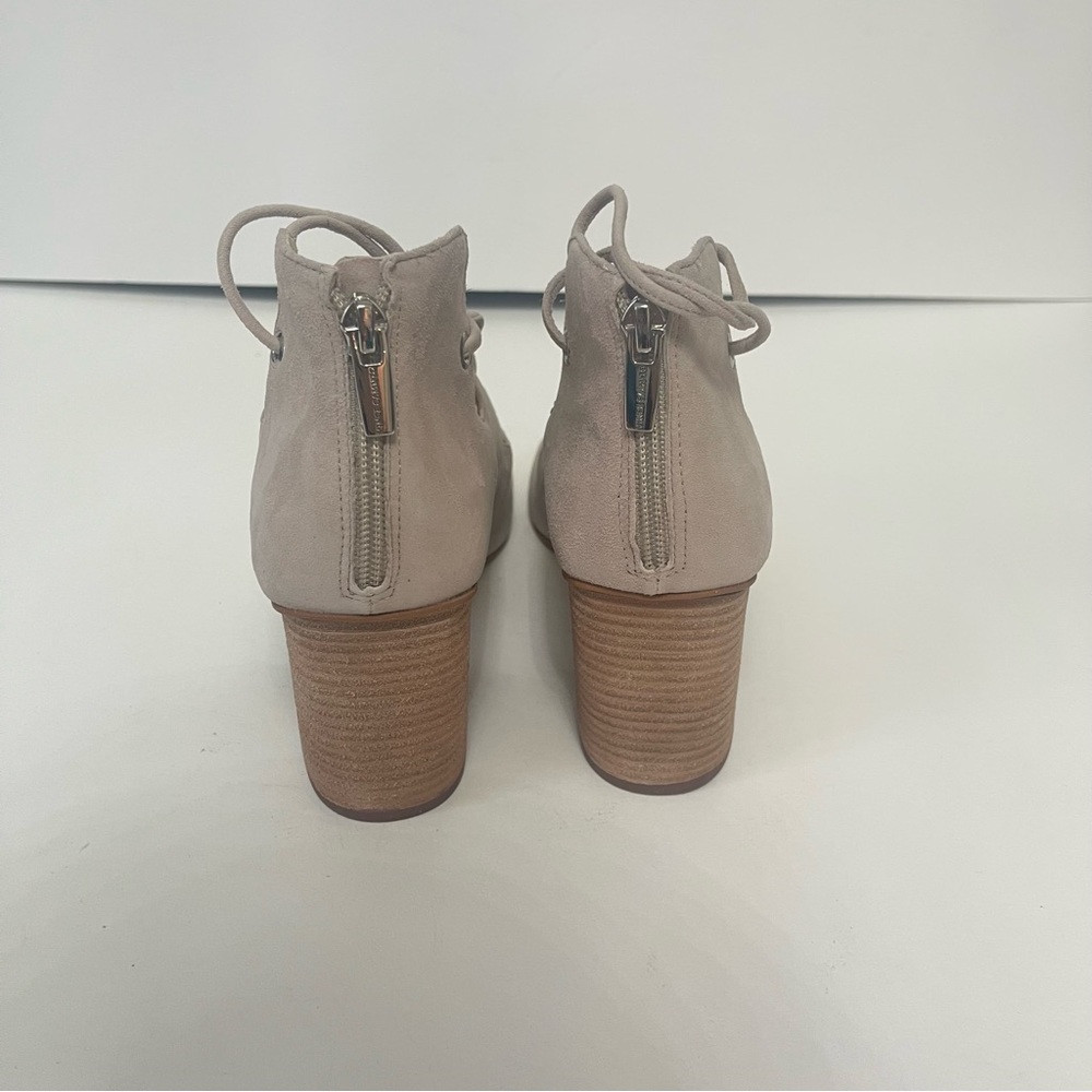 Vince Camuto Nahara Sandal In TIPSY TAUPE / New In Box - Picture 9 of 13